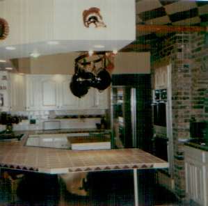 hkitchen.jpg (96749 bytes)